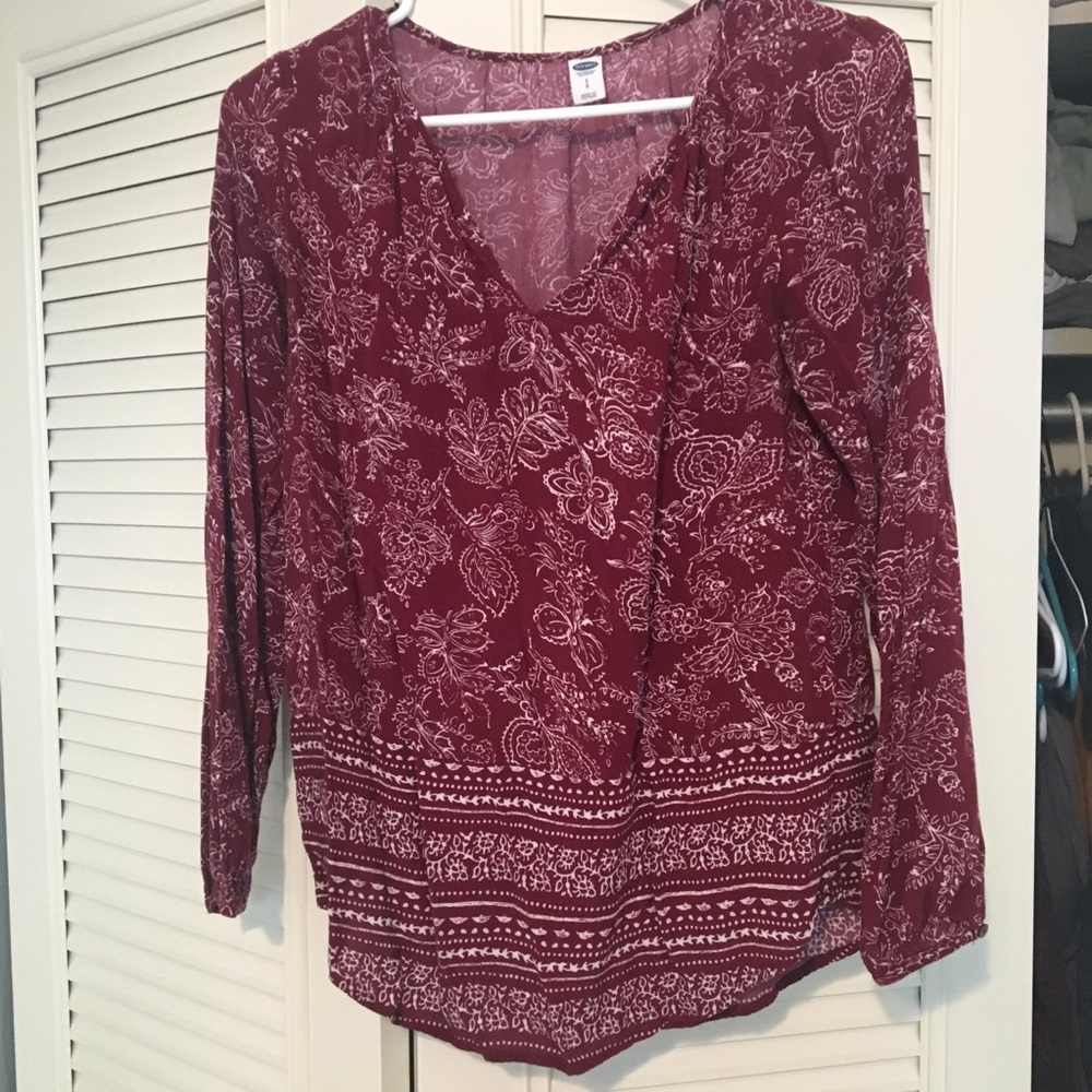 Women’s small decorative casual long sleeve top